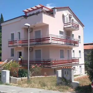 Apartman Gracijela, Pula