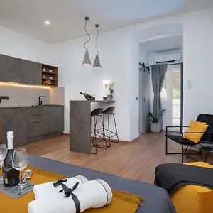 Apartman Deluxe And Korzo, Pula